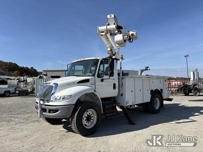 Altec TA41-MH, 46 ft, Articulating & Telescopic Material Handling Bucket Truck