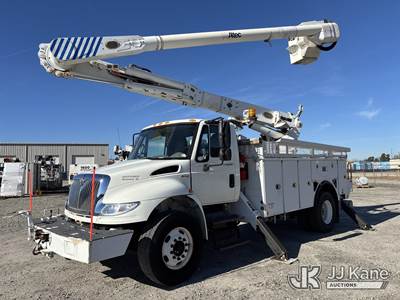 Altec AM55-MH, 60 ft, Over-Center Material Handling Bucket Truck