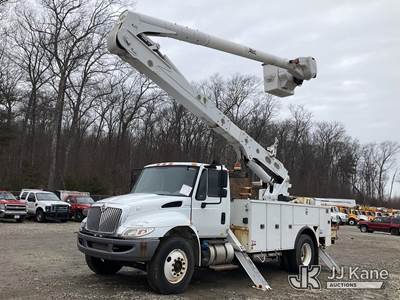 Altec AA55, 61 ft, Material Handling Bucket Truck