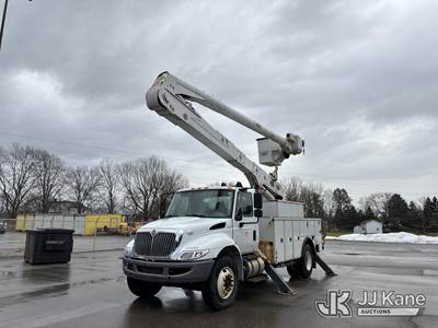 Altec AA55, 60 ft, Material Handling Bucket Truck