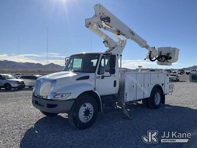 Altec TA41M, 46 ft, Articulating & Telescopic Material Handling Bucket Truck