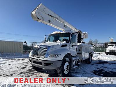 Altec AA55-MH, 700 Lb 60 ft, Articulating & Telescopic Material Handling Bucket Truck