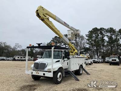HiRanger XML-55, 60 ft, Material Handling Bucket Truck