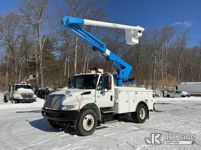 Altec L42A, 47 ft, Over-Center Material Handling Bucket Truck