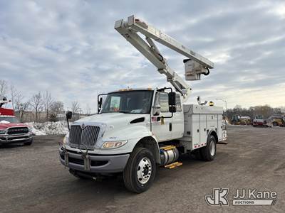 Versalift VO43I-01, 48 ft, Over-Center Bucket Truck
