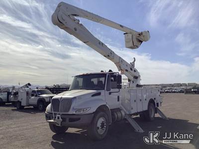 Altec AA55-MH, 60 ft, Material Handling Bucket Truck