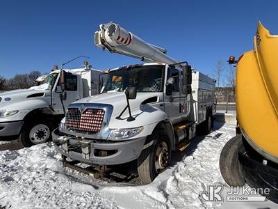 Altec L42E, 47 ft, Over-Center Bucket Truck