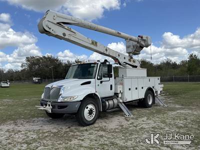 Altec AA55, 61 ft, Material Handling Bucket Truck