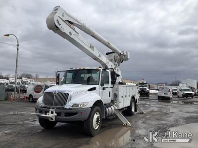 Altec AA55E-MH, 60 ft, Material Handling Bucket Truck