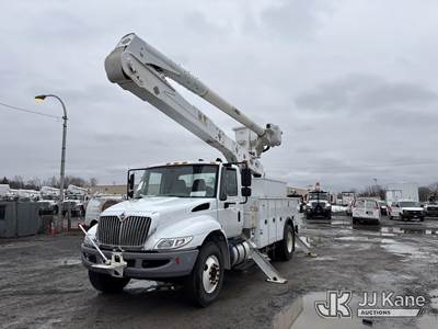 Altec AA55E-MH, 60 ft, Material Handling Bucket Truck