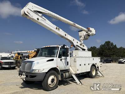 International 4300 Boom / Bucket Truck