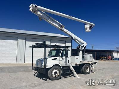 Altec LRV-57RM, 62 ft, Over-Center Bucket Truck