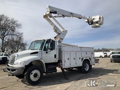 Altec TA41M, 45 ft, Articulating & Telescopic Material Handling Bucket Truck