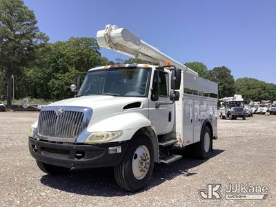 Altec L36A, 41 ft, Over-Center Bucket Truck