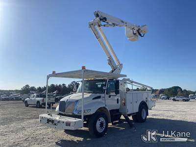 Altec TA45M, 50 ft, Articulating & Telescopic Material Handling Bucket Truck
