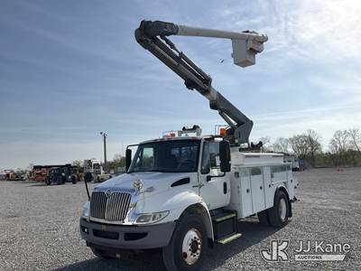 Altec L42A, 47 ft, Over-Center Bucket Truck