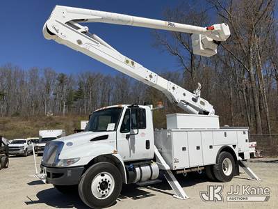 Altec AA55, 61 ft, Material Handling Bucket Truck