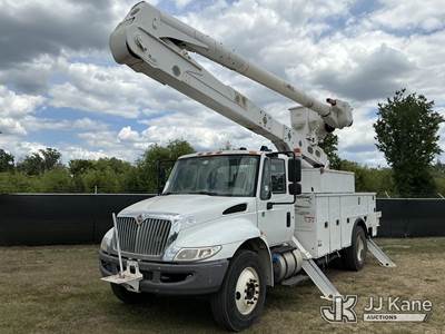 Altec AA55MH, 60 ft, Material Handling Bucket Truck