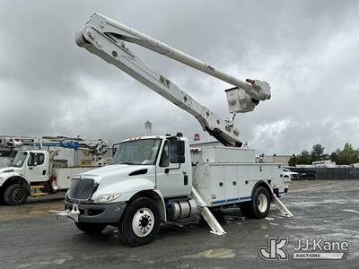 Altec AA55-MH, 60 ft, Material Handling Bucket Truck