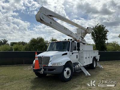 Altec AA55, 61 ft, Material Handling Bucket Truck