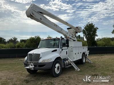 Altec AA55, 61 ft, Material Handling Bucket Truck