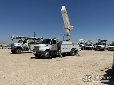 Altec AA55-MH, 61 ft, Material Handling Bucket Truck