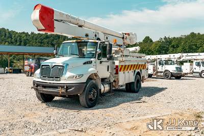 Altec AA55, 60 ft, Material Handling Bucket Truck
