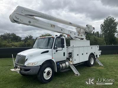 Altec AA55, 61 ft, Material Handling Bucket Truck