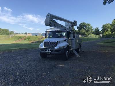 Altec AA55MH, 60 ft, Material Handling Bucket Truck