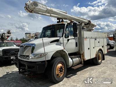 Altec L42A, 47 ft, Over-Center Bucket Truck