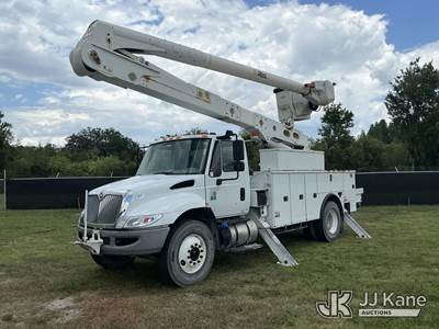 Altec AA55, 61 ft, Material Handling Bucket Truck