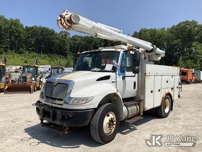 Altec L42A, 47 ft, Over-Center Bucket Truck