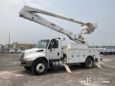 International 4300 Boom / Bucket Truck