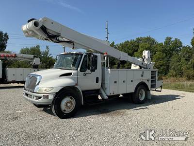 Altec TA50, 55 ft, Articulating & Telescopic Material Handling Bucket Truck