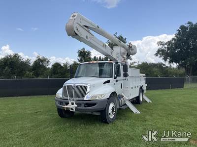 Altec AA55, 61 ft, Material Handling Bucket Truck