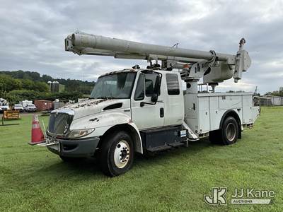 Altec L45M, 50 ft, Over-Center Material Handling Bucket Truck
