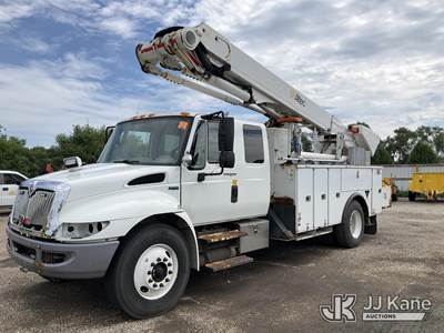 Altec TA50, 55 ft, Articulating & Telescopic Bucket Truck