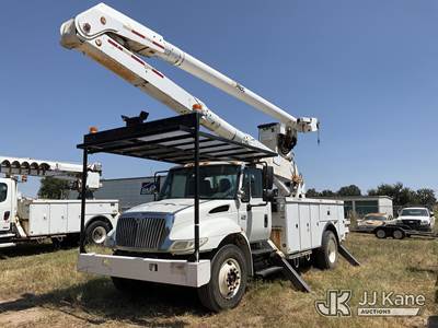 Altec AA755L-MH, 60 ft, Material Handling Bucket Truck