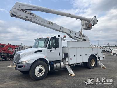 Altec AA55E-MH, 60 ft, Material Handling Bucket Truck