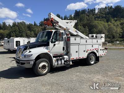 Altec AT40G, 46 ft, Articulating & Telescopic Bucket Truck