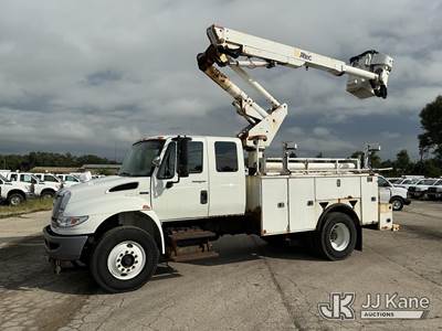 Altec TA40, 46 ft, Articulating & Telescopic Bucket Truck