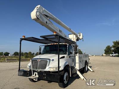 Altec AA55, 61 ft, Material Handling Bucket Truck