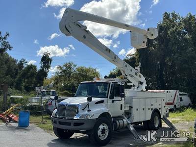 Altec AN55E-OC, 60 ft, Over-Center Material Handling Bucket Truck