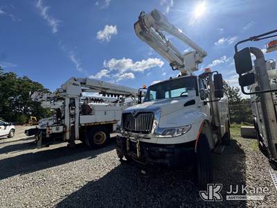 Altec L42A, 47 ft, Over-Center Bucket Truck