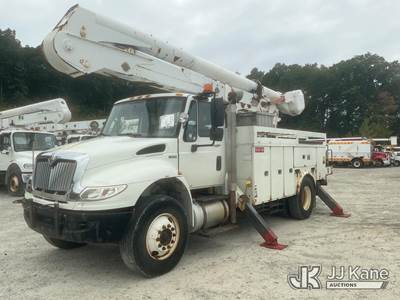 Altec AN50E-OC, 55 ft, Over-Center Material Handling Bucket