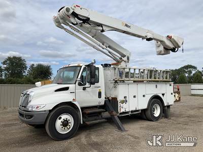 Altec TA50, 55 ft, Articulating & Telescopic Material Handling Bucket Truck