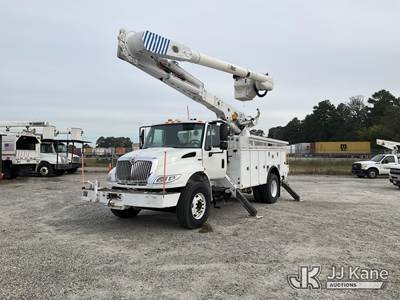 Altec AM55-MH, 60 ft, Over-Center Material Handling Bucket Truck