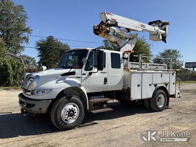 Altec TA40, 46 ft, Articulating & Telescopic Bucket Truck