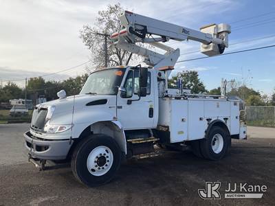 Altec TA40, 46 ft, Articulating & Telescopic Bucket Truck