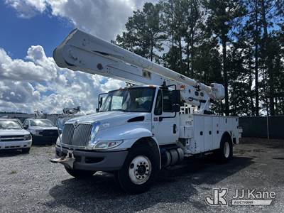 Altec AA55E, 61 ft, Material Handling Bucket Truck
